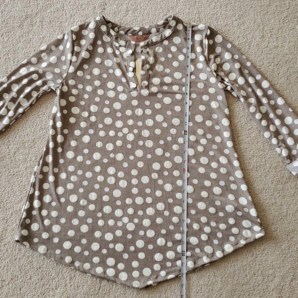 SJS * Split neck tunic, tab sleeves - Picture 5 of 7